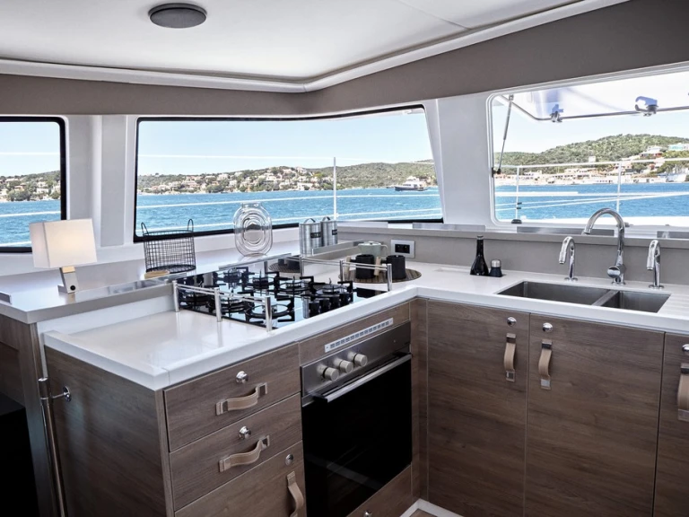 Noleggio Catamarano con o senza skipper Bali a Ibiza Town