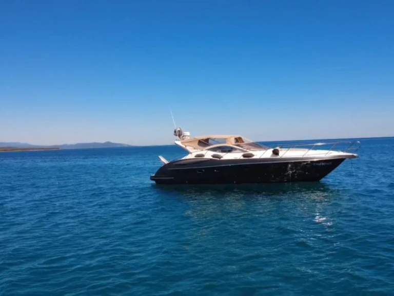 Noleggio Barca a motore Azimut con patente nautica