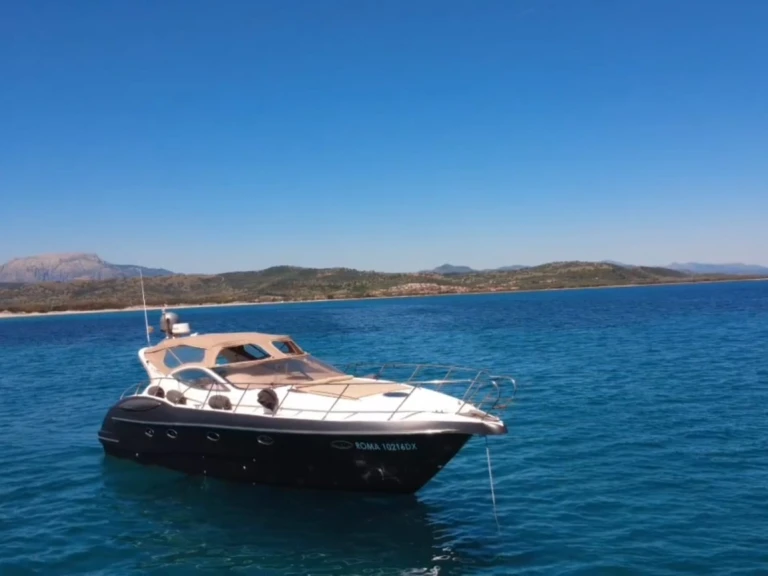 Barca a motore a noleggio a San Teodoro al miglior prezzo