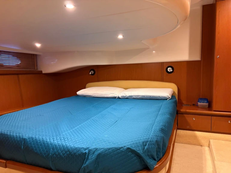 Azimut Atlantis 42 da affittare a  San Teodoro