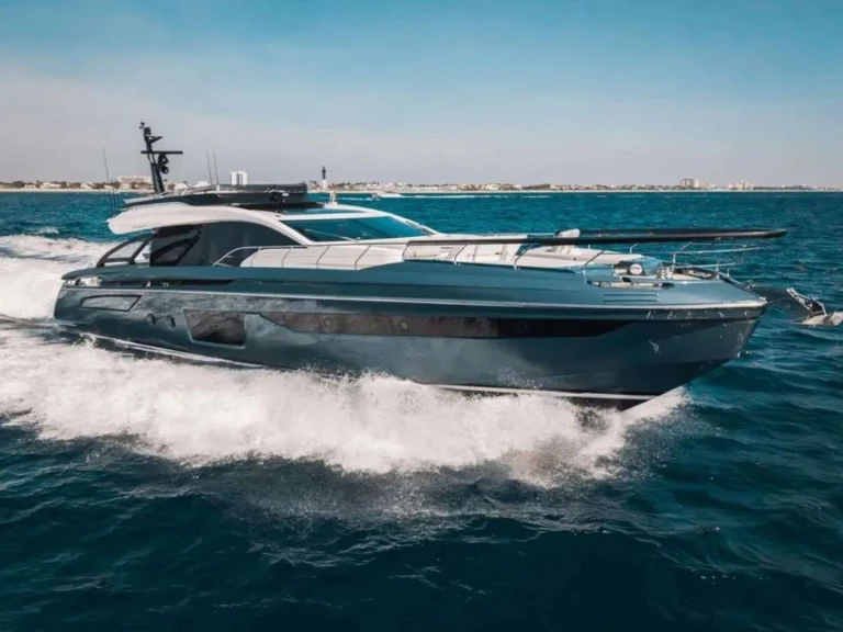 Noleggiare una Azimut Six Seven a Miami