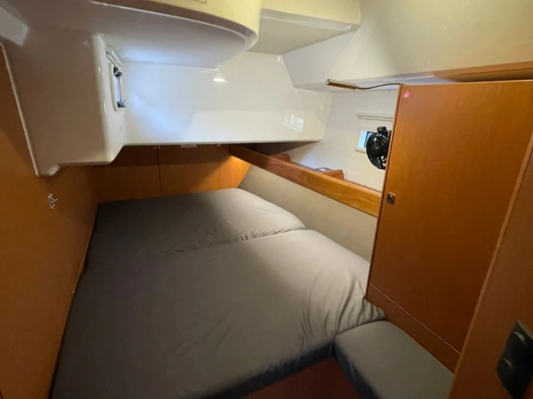 Noleggiare una Bavaria Cruiser 46 a Lávrio