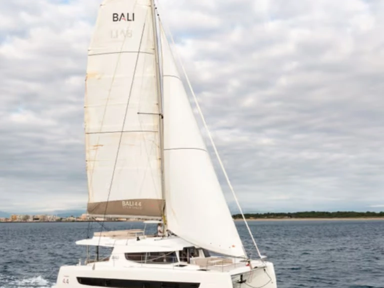 Noleggio barche Bali Bali 4.4 a Airlie Beach su Samboat