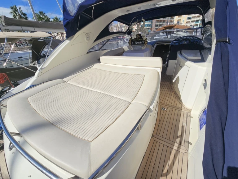 Noleggio Barca a motore con o senza skipper Absolute Yachts a Saint-Raphaël