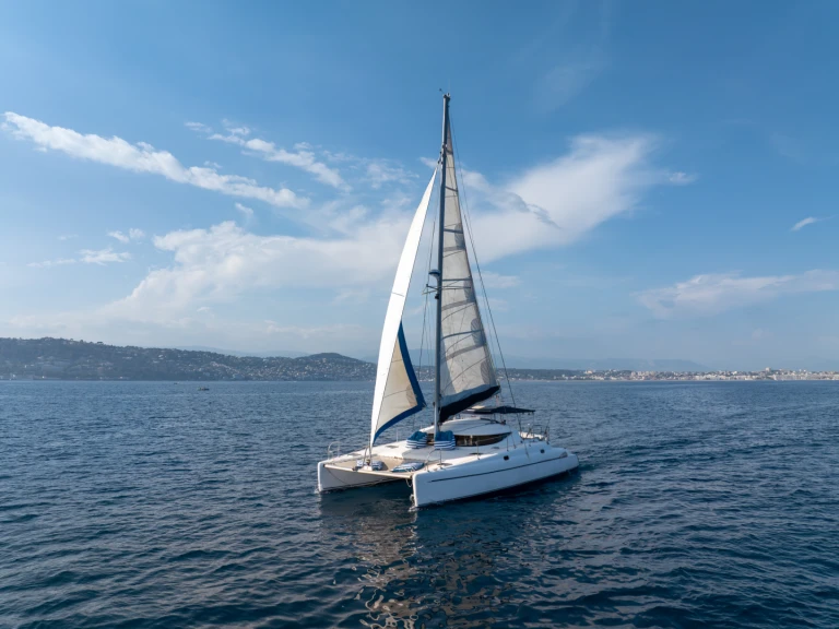 Noleggio Catamarano con o senza skipper Fountaine Pajot a Cannes