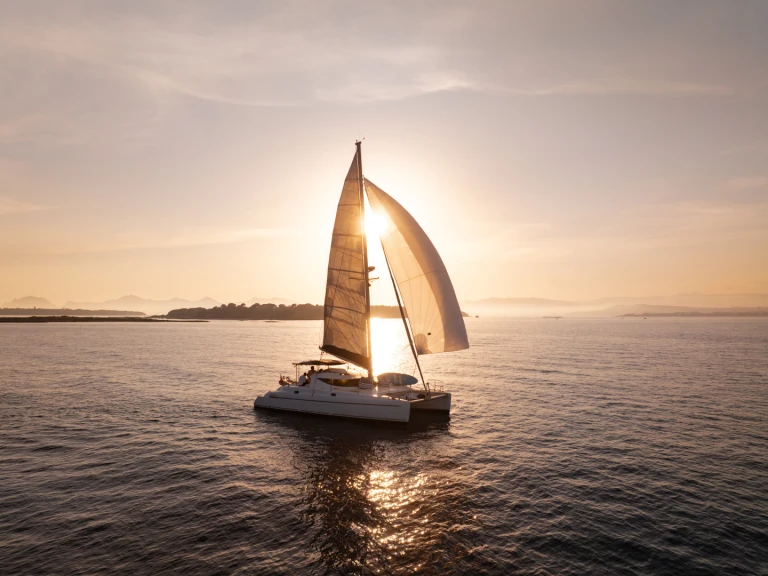 Noleggio Catamarano Fountaine Pajot con patente nautica