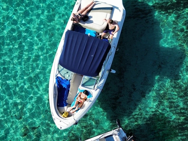 Noleggio a Sant Antoni de Portmany – Sea Ray Sea Ray 220 Select su SamBoat