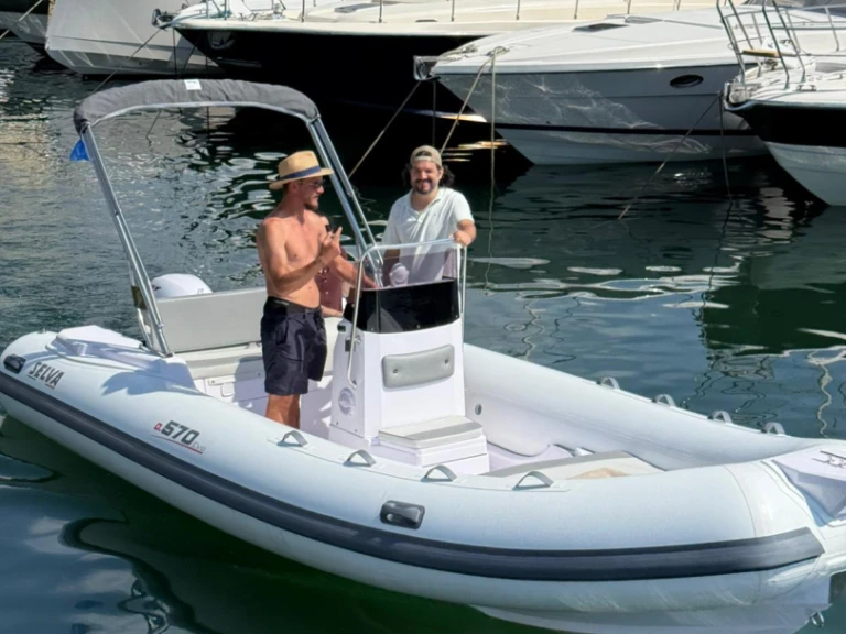 Noleggio Gommone con o senza skipper Selva a Napoli
