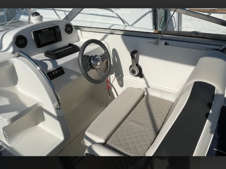 Pacific Craft Pacific Craft 690 DC da affittare a  Pornichet