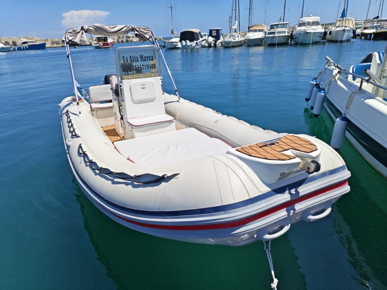 Noleggio Gommone con o senza skipper Mistral 610  a Marina di San Foca