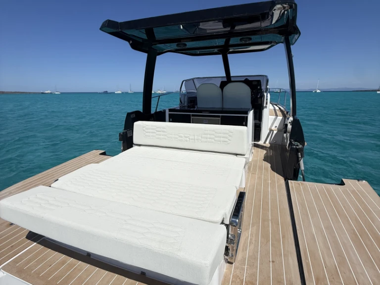 Noleggio Barca a motore a Porto Cervo – Idea Marine Idea 100