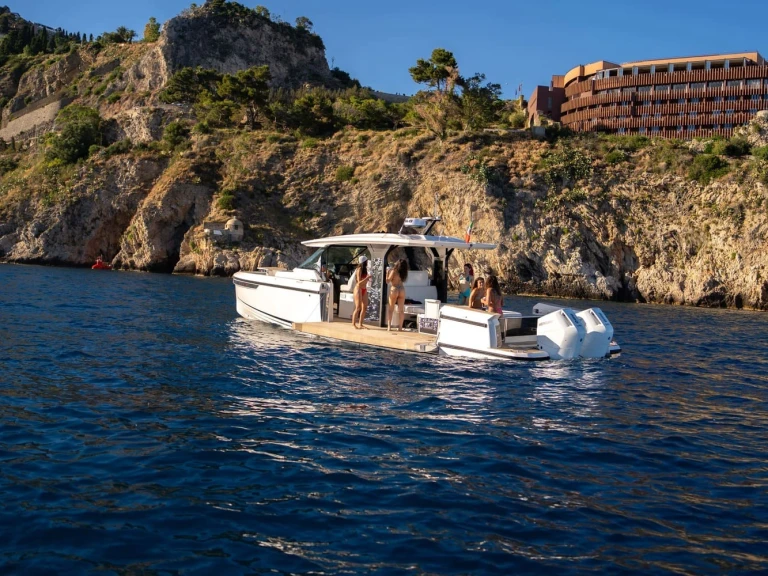 Noleggio barche Giardini-Naxos economico SAXDOR 400 GTS