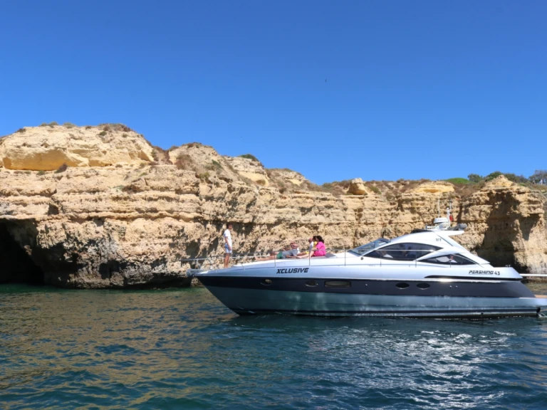 Noleggio Yacht di lusso con o senza skipper Pershing a Albufeira