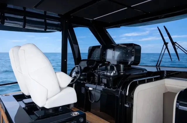 Yacht di lusso a noleggio a Castellammare di Stabia al miglior prezzo
