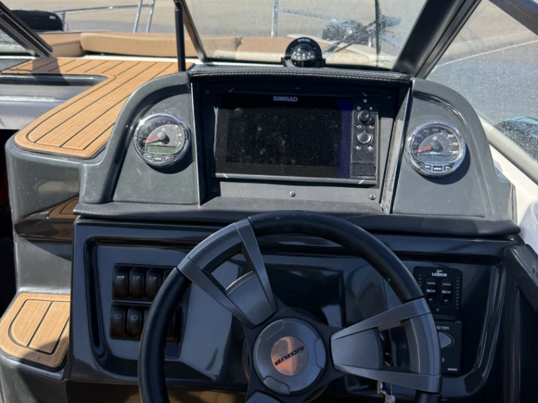 Noleggio Barca a motore Quicksilver con patente nautica