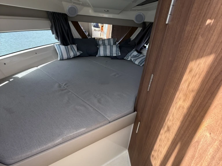Quicksilver Activ 755 Cruiser da affittare a  Port-Camargue