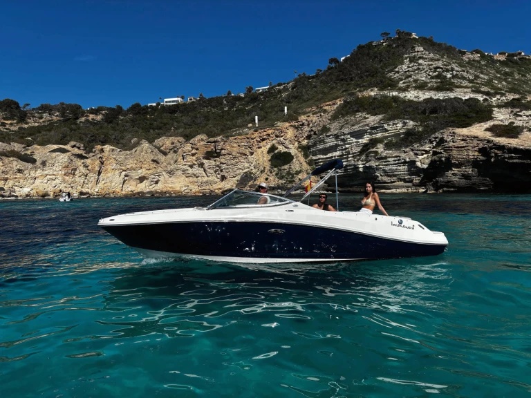 Noleggio Barca a motore Sea Ray con patente nautica