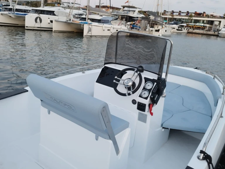 Noleggio Barca a motore con o senza skipper Nautipol a Spagna