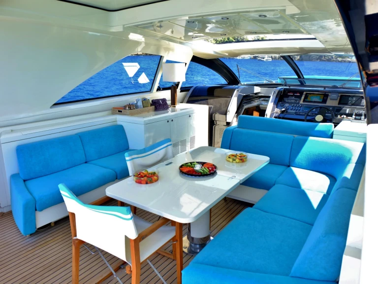 Yacht di lusso a noleggio a Saint-Laurent-du-Var al miglior prezzo