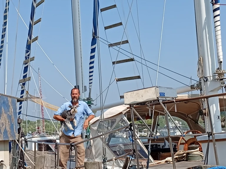 Noleggiare una Schooner Staysail a Porto Turistico Di Roma (Ostia)