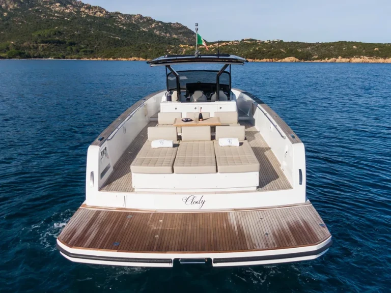 Yacht di lusso a noleggio a Juan-les-Pins al miglior prezzo