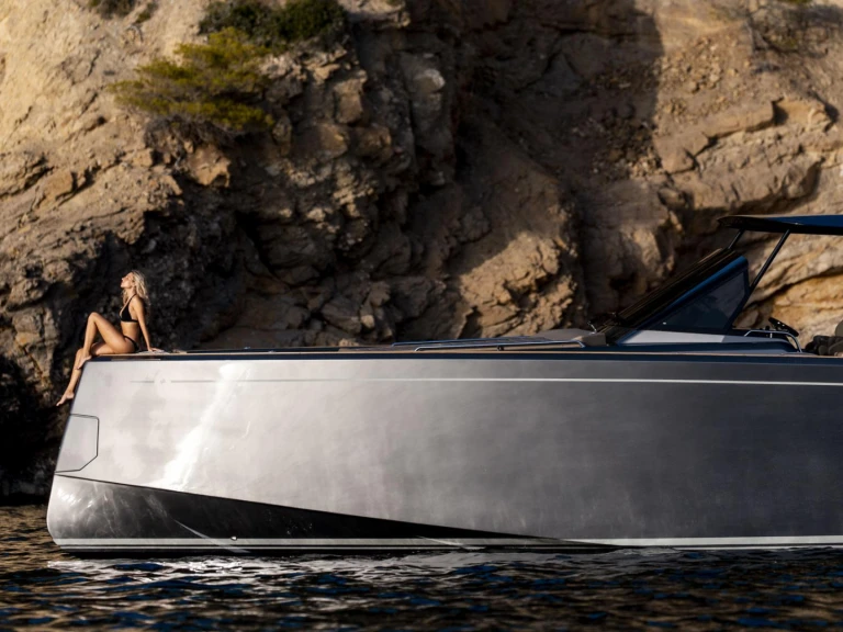 Yacht di lusso a noleggio a Mandelieu-la-Napoule al miglior prezzo