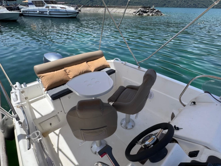 Noleggio barche Aix-les-Bains economico B2 Marine