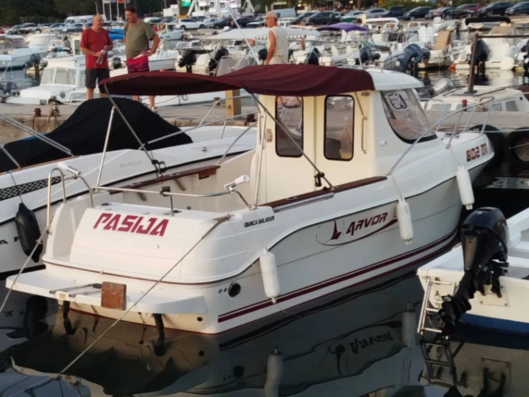 Noleggio Barca a motore Quicksilver con patente nautica