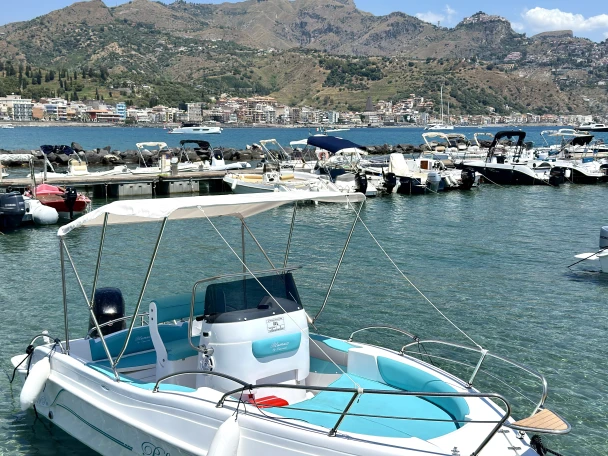 blumax 19 pro Blumax 19 Pro da affittare a  Taormina