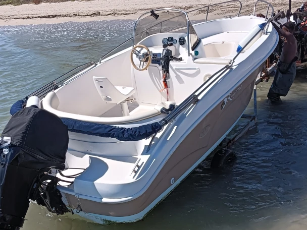 Noleggio Barca a motore con o senza skipper Kamarina 505 a Siracusa