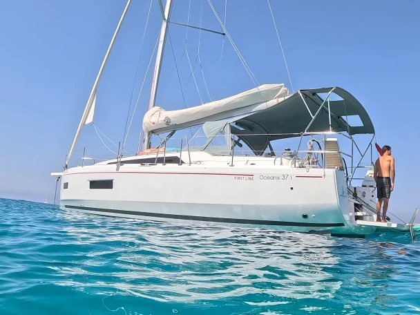 Noleggio Barca a vela a Palma de Maiorca – Oceanis 37.1 firts line