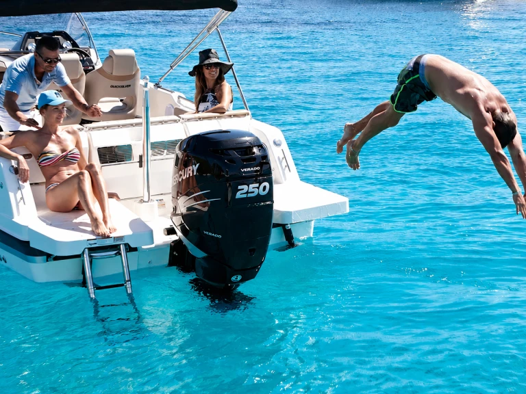 Noleggio barche Quicksilver Activ 755 Sundeck a Mahon Port su Samboat