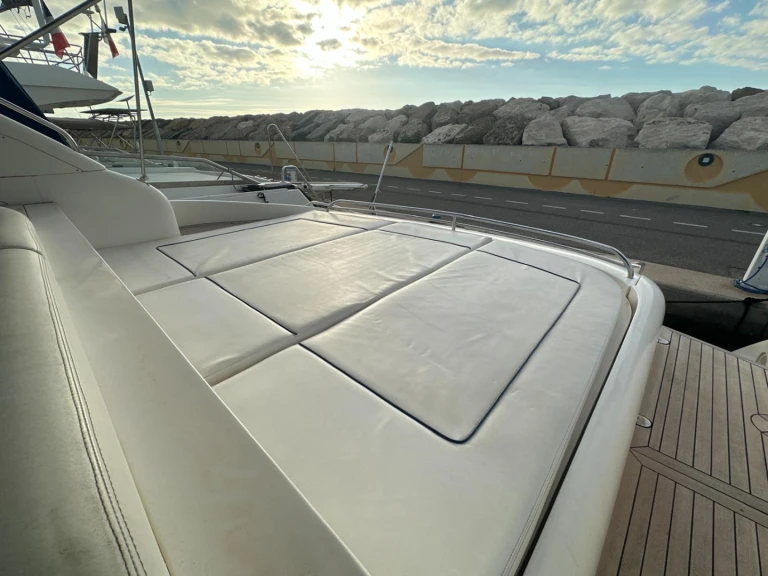 Noleggio barche Princess Princess V50 a Cannes su Samboat