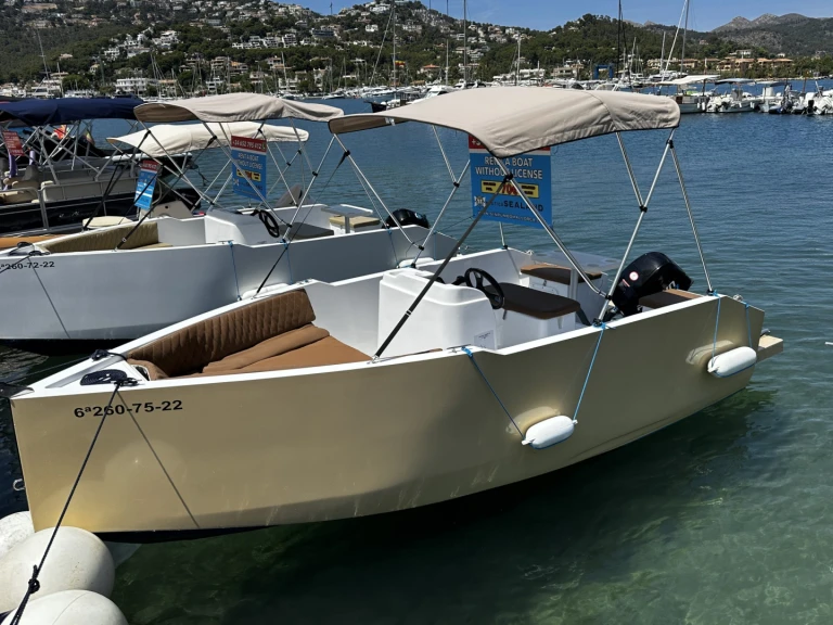 Barca a motore a noleggio a Port d'Andratx al miglior prezzo