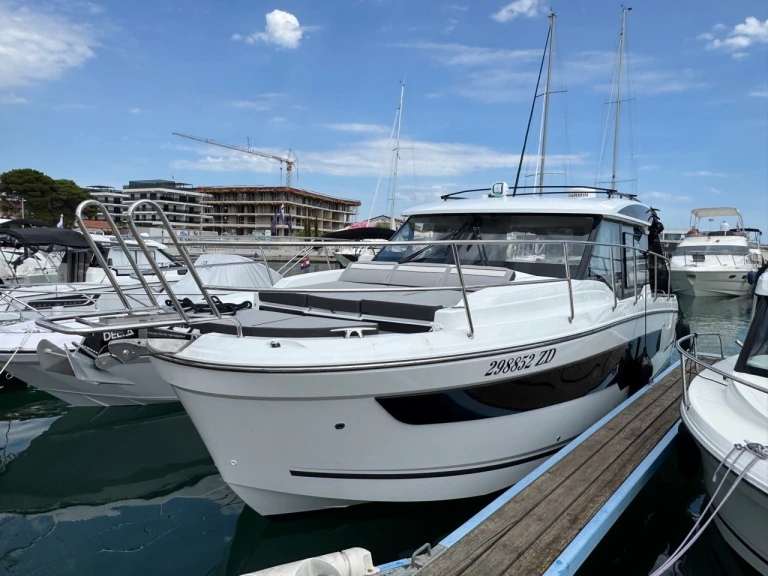 Noleggio Barca a motore con o senza skipper Jeanneau a Zara