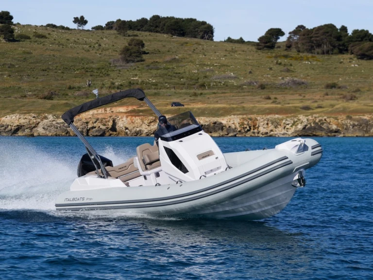 Noleggiare una  Italboats Predator 700 a Pola