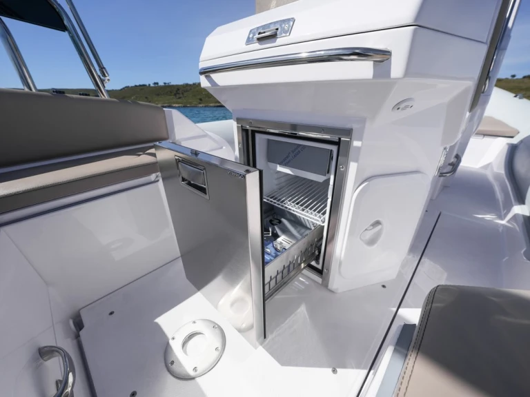 Noleggio barche Pola economico Italboats Predator 700