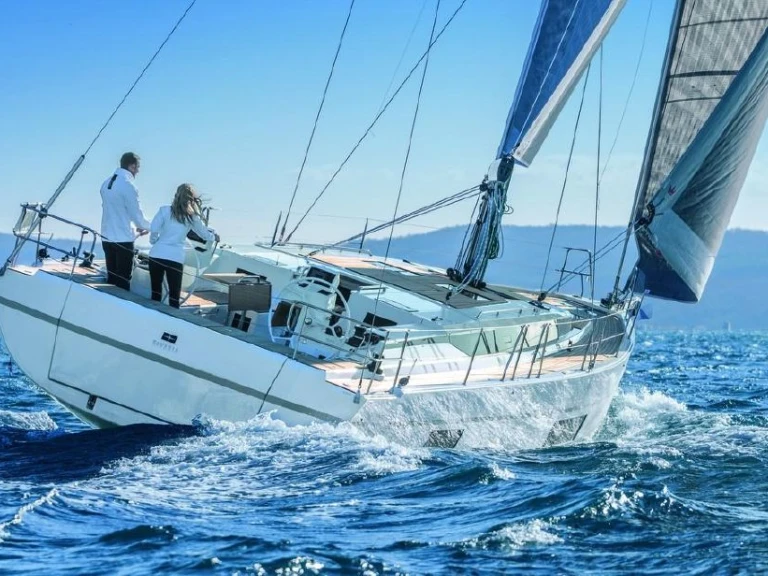 Noleggiare una Bavaria Bavaria C45 a Pirovac