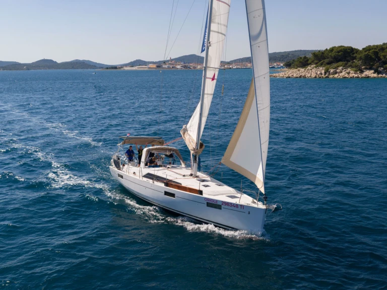Noleggio a Pirovac – Bénéteau Oceanis 41.1 su SamBoat
