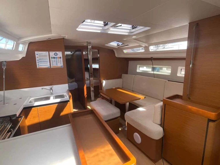 Noleggiare una Jeanneau Sun Odyssey 440 a Palma de Maiorca
