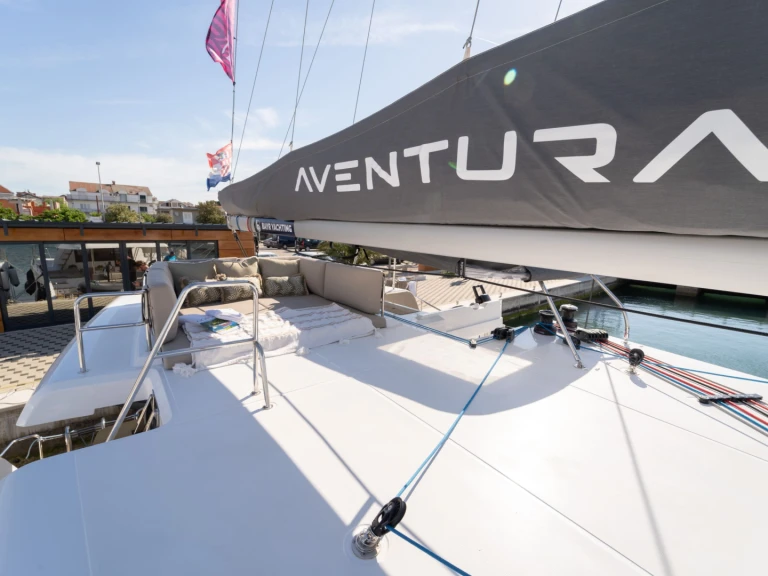 Noleggio Catamarano con o senza skipper Aventura a Pirovac