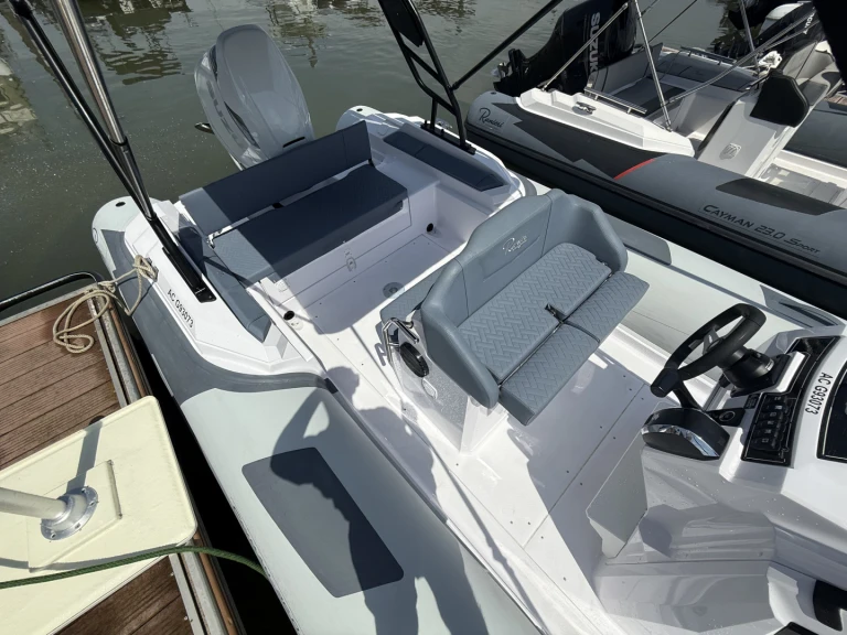 Noleggiare una Ranieri Cayman 26 Sport Touring a Arcachon