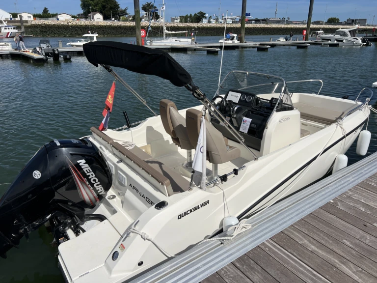 Noleggiare una Quicksilver Activ 605 Open a Ouistreham
