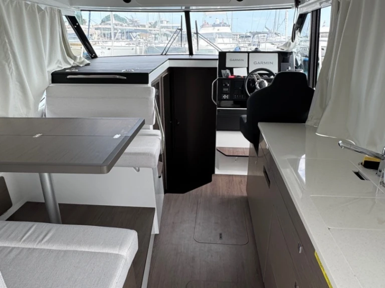 Noleggio Barca a motore con o senza skipper Jeanneau a Zara