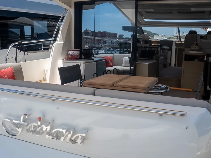 Prestige Prestige 520 S da affittare a  Pozzuoli