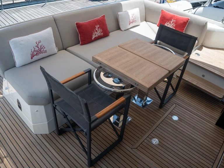 Noleggiare una Prestige Prestige 520 S a Pozzuoli