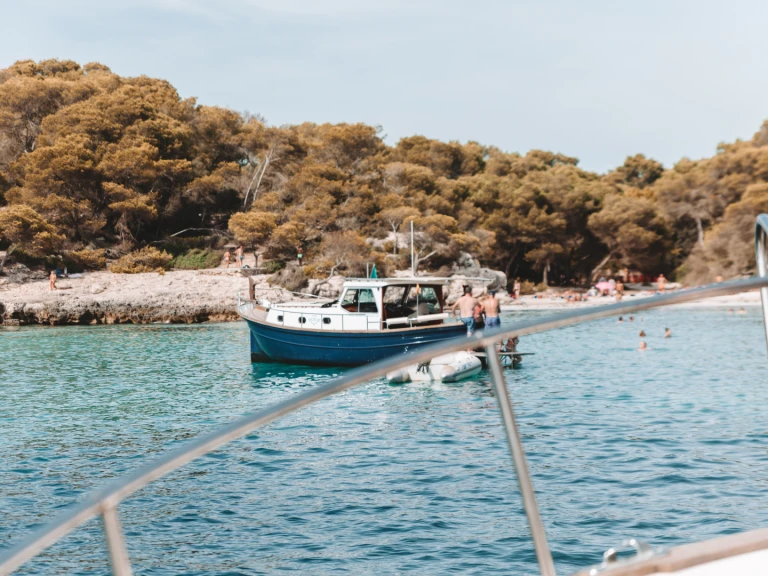 Noleggio Barca a motore Menorquin con patente nautica
