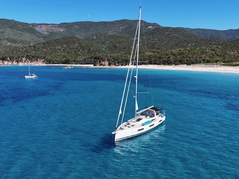 Noleggio Barca a vela Jeanneau con patente nautica