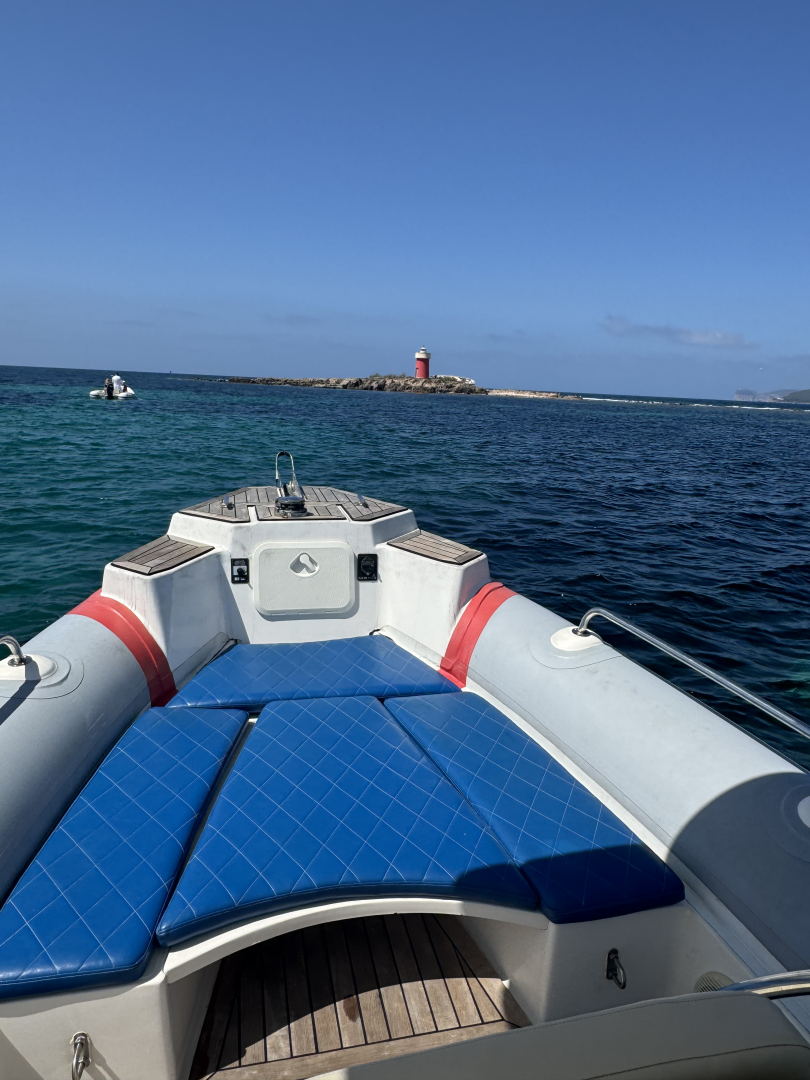 Noleggiare una Rib 760 a Porto di Alghero