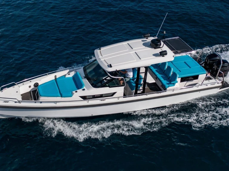 Noleggio Barca a motore Axopar con patente nautica